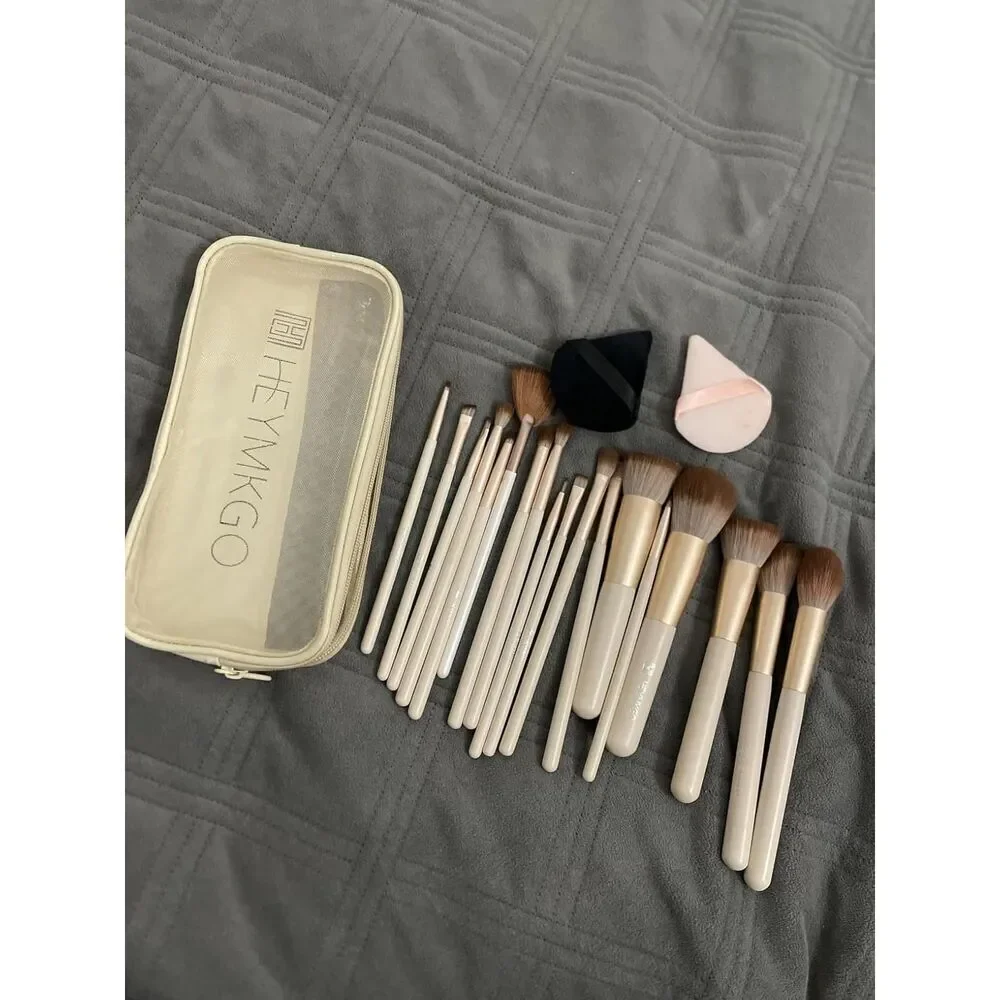 Hemkgo 18pcs Professional Premium Makeup Brushes with 2 Powder Puff & Travel Bag